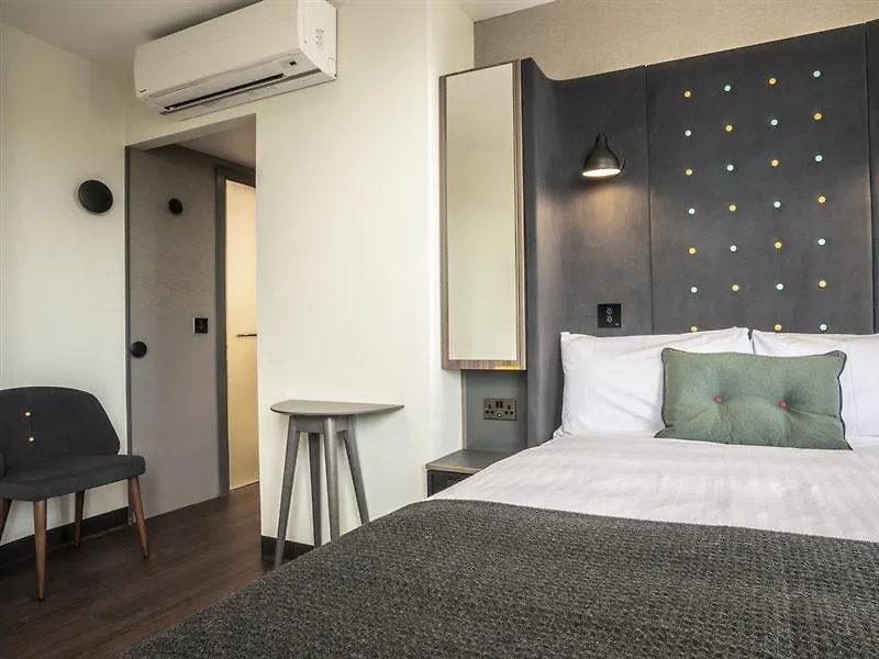 Point A Hotel Edinburgh Haymarket 3*,
